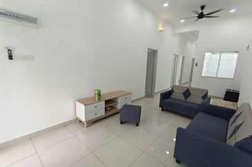 Ipoh klebang sierra partial furnished facing empty land 1 sty house for rent