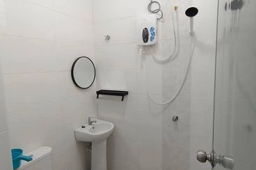 Ipoh klebang sierra partial furnished facing empty land 1 sty house for rent