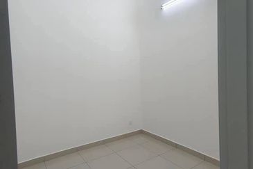 Ipoh klebang sierra partial furnished facing empty land 1 sty house for rent