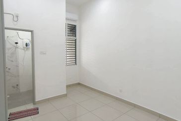 Ipoh klebang sierra partial furnished facing empty land 1 sty house for rent