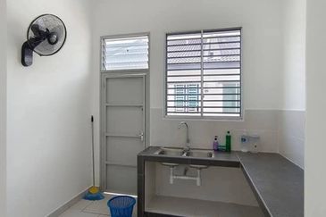 Ipoh klebang sierra partial furnished facing empty land 1 sty house for rent