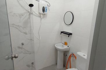 Ipoh klebang sierra partial furnished facing empty land 1 sty house for rent