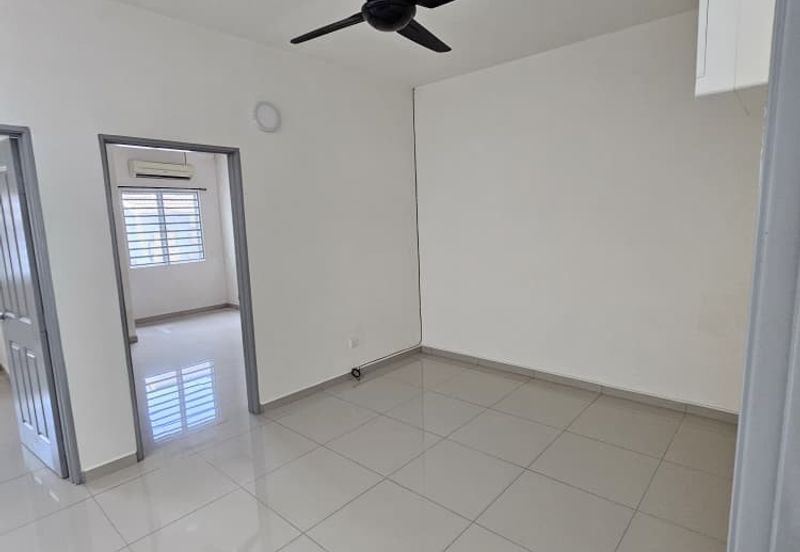 Ipoh klebang strand park partial furnished double sty house for rent