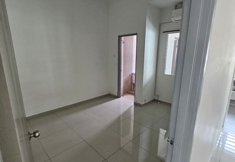 Ipoh klebang strand park partial furnished double sty house for rent