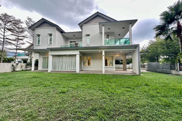 Ipoh tambun upland partial furnished 2sty semi-d corner house for rent