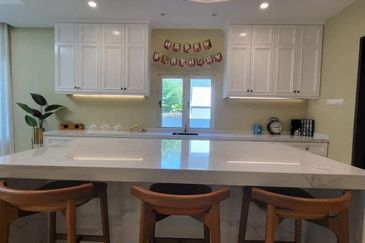 Ipoh tambun upland partial furnished 2sty semi-d corner house for rent