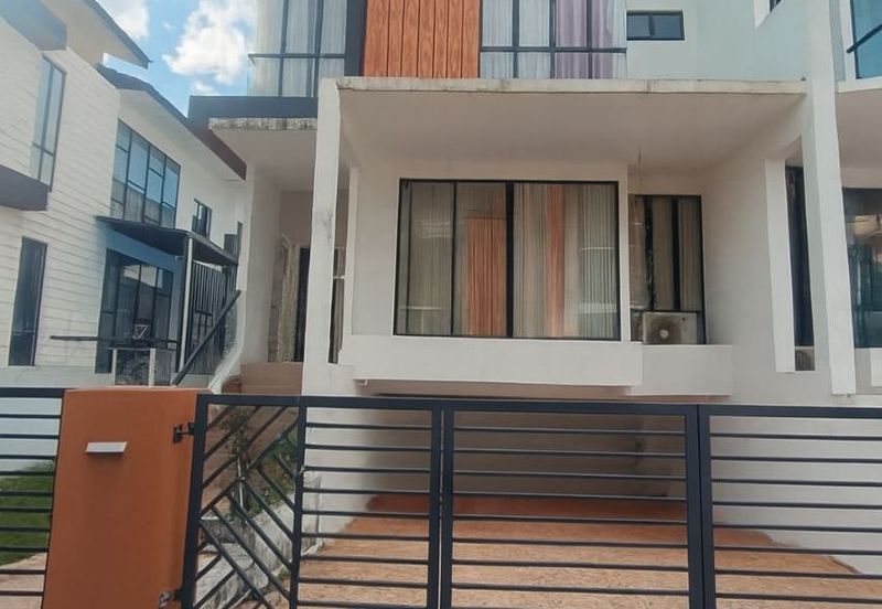 Ipoh botani panorama lapangan south precint 3 sty semi-d house for rent