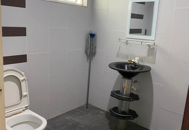 Ipoh tasek square partial furnished  2sty semi-d corner house for rent