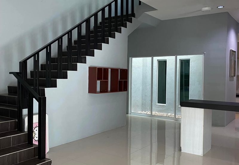 Ipoh tasek square partial furnished  2sty semi-d corner house for rent