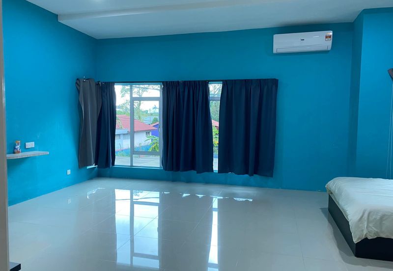 Ipoh tasek square partial furnished  2sty semi-d corner house for rent