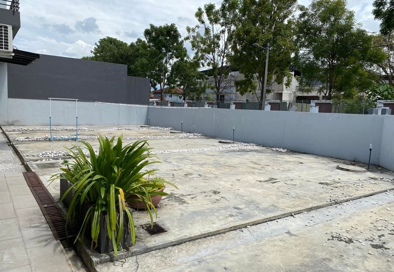 Ipoh tasek square partial furnished  2sty semi-d corner house for rent