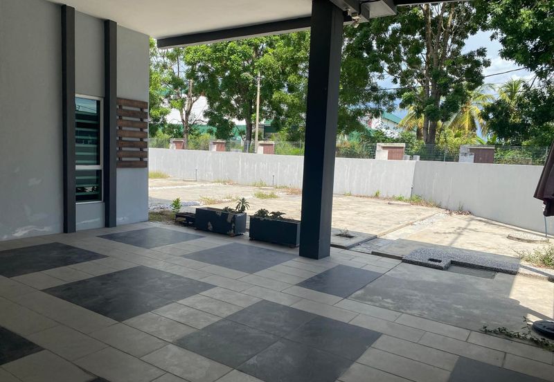 Ipoh tasek square partial furnished  2sty semi-d corner house for rent