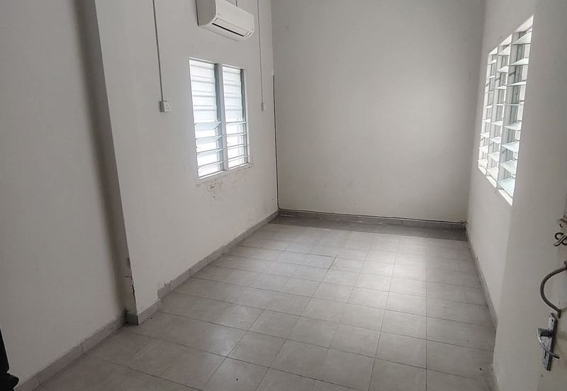 Ipoh pasir puteh hoover renovated  ground floor shoplot for rent