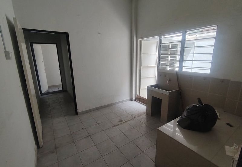 Ipoh pasir puteh hoover renovated  ground floor shoplot for rent