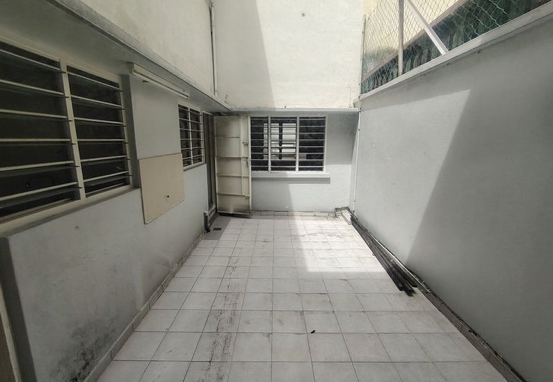 Ipoh pasir puteh hoover renovated  ground floor shoplot for rent