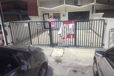 Ipoh pasir puteh hoover renovated  ground floor shoplot for rent