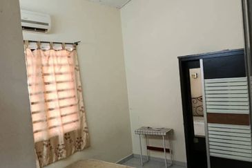 Ipoh gunung rapat Ipoh jaya fully furnished 2sty inter corner house for rent