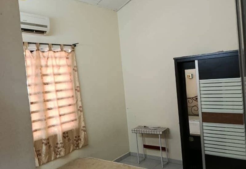 Ipoh gunung rapat Ipoh jaya fully furnished 2sty inter corner house for rent