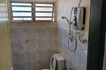 Ipoh gunung rapat Ipoh jaya fully furnished 2sty inter corner house for rent