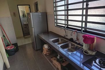 Ipoh gunung rapat Ipoh jaya fully furnished 2sty inter corner house for rent