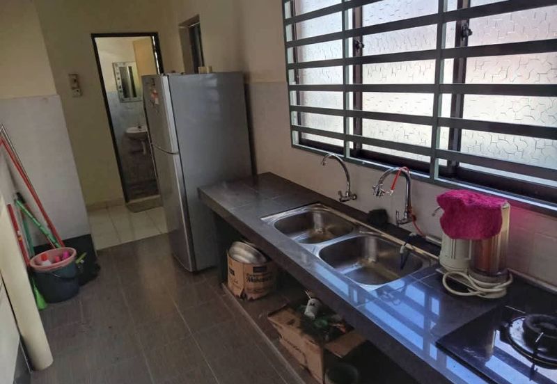 Ipoh gunung rapat Ipoh jaya fully furnished 2sty inter corner house for rent