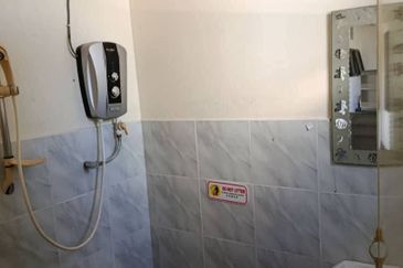 Ipoh gunung rapat Ipoh jaya fully furnished 2sty inter corner house for rent