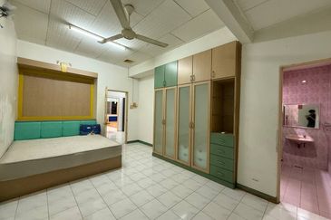 Ipoh bercham fully furnished renovated double storey house for rent