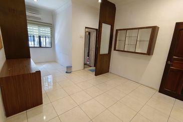 Ipoh pengkalan indah renovated 2 storey semi-d house for rent