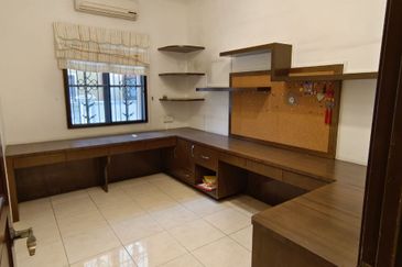 Ipoh pengkalan indah renovated 2 storey semi-d house for rent