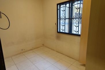 Ipoh pengkalan indah renovated 2 storey semi-d house for rent