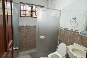 Ipoh pengkalan indah renovated 2 storey semi-d house for rent