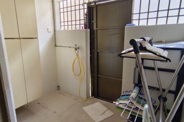 Ipoh pengkalan indah renovated 2 storey semi-d house for rent