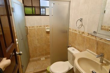 Ipoh pengkalan indah renovated 2 storey semi-d house for rent