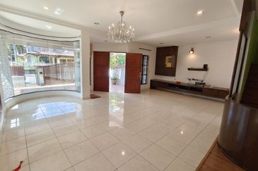 Ipoh pengkalan indah renovated 2 storey semi-d house for rent