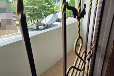 Ipoh pengkalan indah renovated 2 storey semi-d house for rent