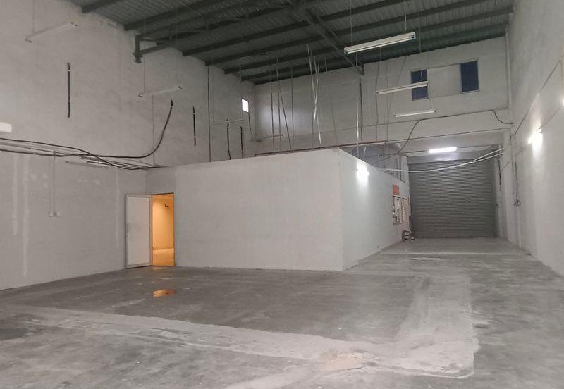 Ipoh menglembu timur fully covered 1.5 storey semi-d factory for rent