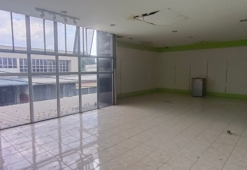 Ipoh menglembu timur fully covered 1.5 storey semi-d factory for rent