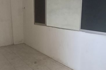 Ipoh menglembu timur fully covered 1.5 storey semi-d factory for sale