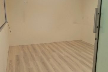 Ipoh menglembu timur fully covered 1.5 storey semi-d factory for sale