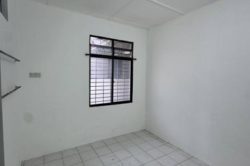 Ipoh gunung rapat facing field renovated 1sty inter corner house for rent