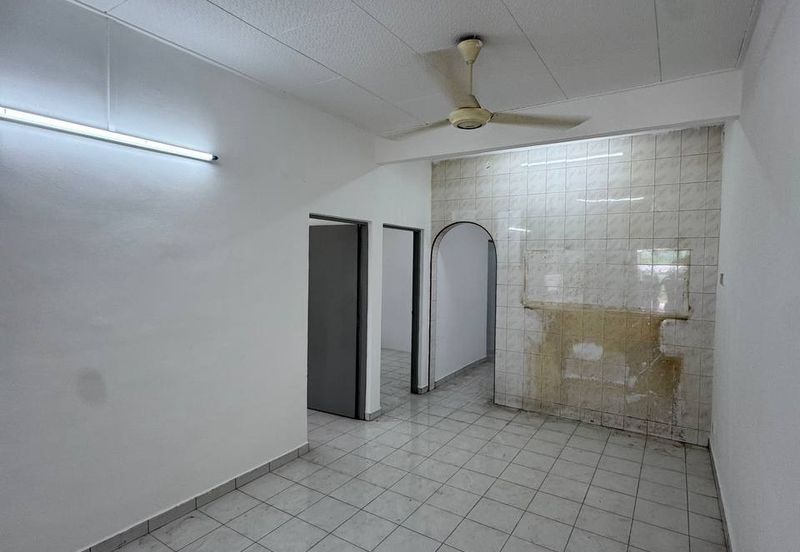 Ipoh gunung rapat facing field renovated 1sty inter corner house for rent