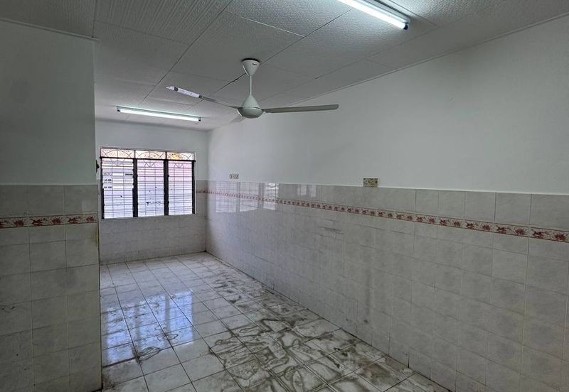 Ipoh gunung rapat facing field renovated 1sty inter corner house for rent