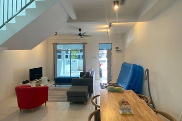 Ipoh meru chepor partial furnished double storey house for rent