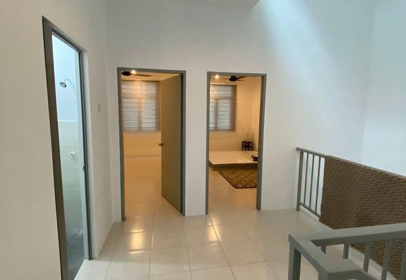 Ipoh meru chepor partial furnished double storey house for rent
