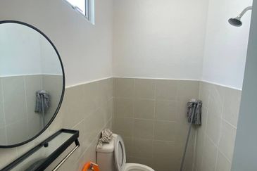 Ipoh meru chepor partial furnished double storey house for rent