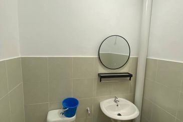 Ipoh meru chepor partial furnished double storey house for rent