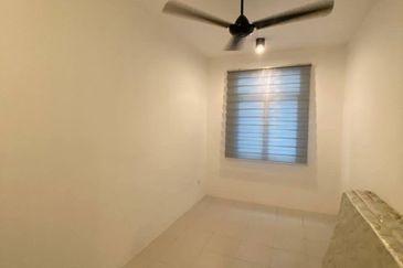 Ipoh meru chepor partial furnished double storey house for rent