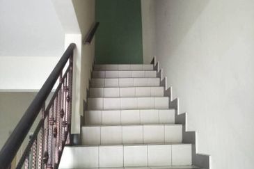 Ipoh pengkalan tiara partial furnished double storey house for rent