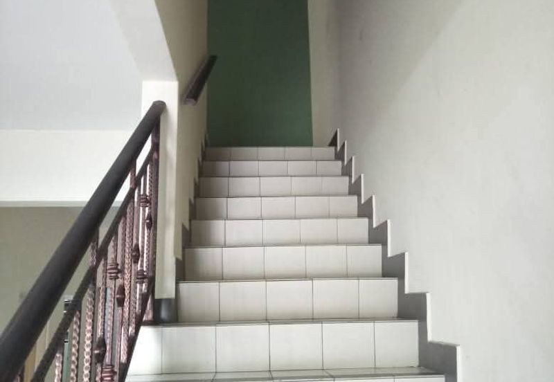 Ipoh pengkalan tiara partial furnished double storey house for rent