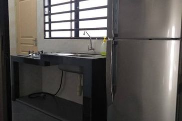 Ipoh pengkalan tiara partial furnished double storey house for rent